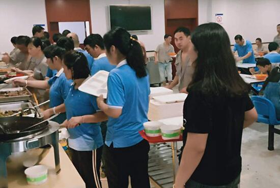 食堂承包公司不榨取員工伙食費(fèi)靠什么賺錢？